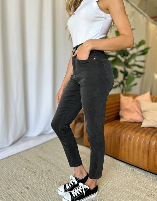 Load image into Gallery viewer, RFM Full Size High Rise Tummy Control Skinny Jeans
