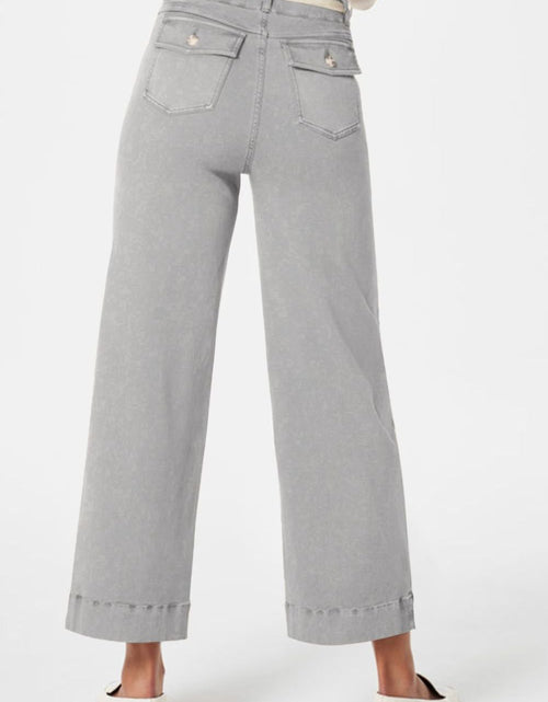 Load image into Gallery viewer, High Waist Jeans with Pockets
