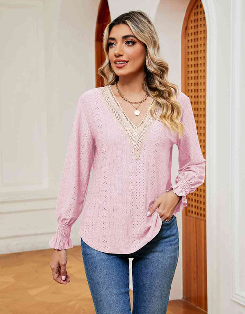 Load image into Gallery viewer, Contrast Flounce Sleeve Blouse

