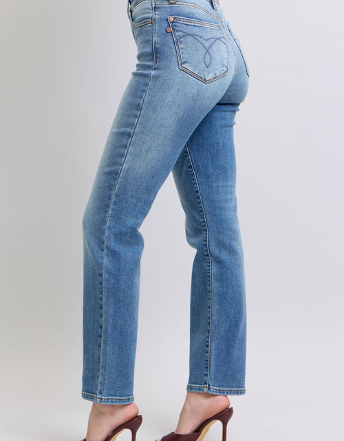 Load image into Gallery viewer, Judy Blue Full Size Run Vintage Wash Thermal Straight Jeans
