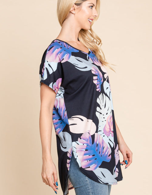 Load image into Gallery viewer, BOMBOM Printed Round Neck Short Sleeve T-Shirt
