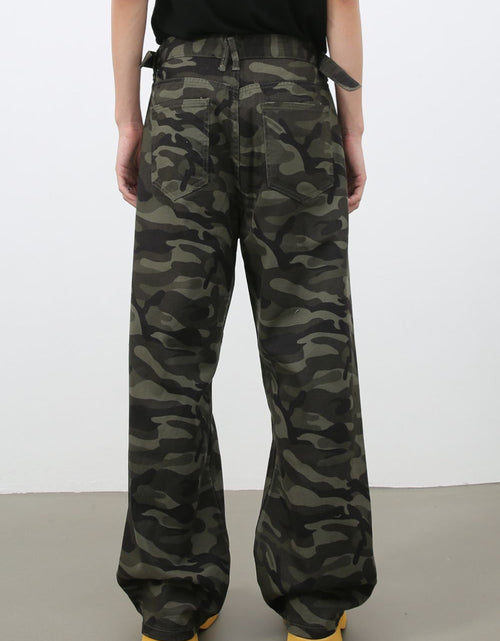Load image into Gallery viewer, Men's Camouflage Jeans with Pockets
