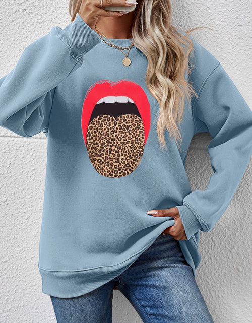 Load image into Gallery viewer, Leopard Lip Graphic Round Neck Sweatshirt
