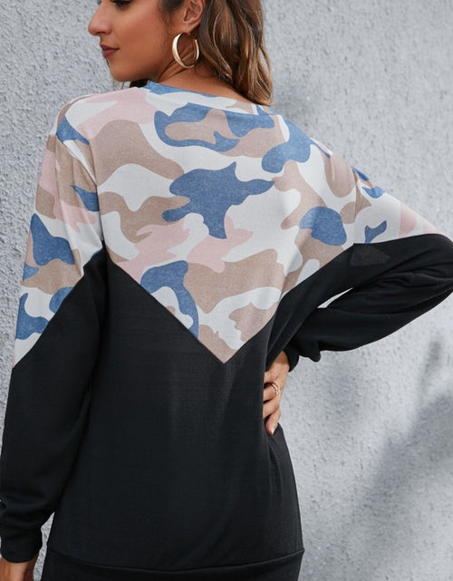 Load image into Gallery viewer, Camouflage Round Neck Long Sleeve Sweatshirt
