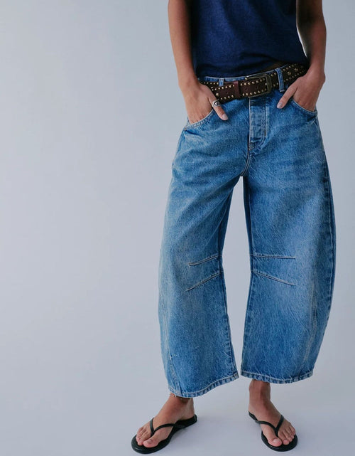 Load image into Gallery viewer, Wide Leg Jeans with Pockets
