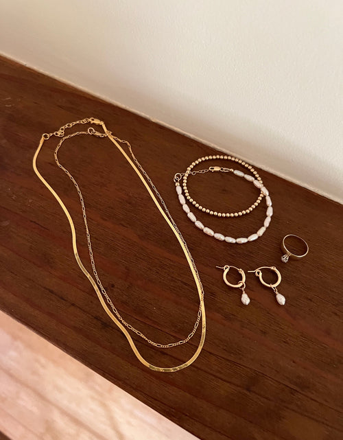 Load image into Gallery viewer, Herringbone Necklace by Urth and Sea
