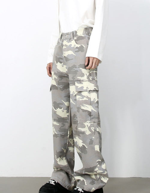 Load image into Gallery viewer, Men's Camouflage Jeans with Pockets

