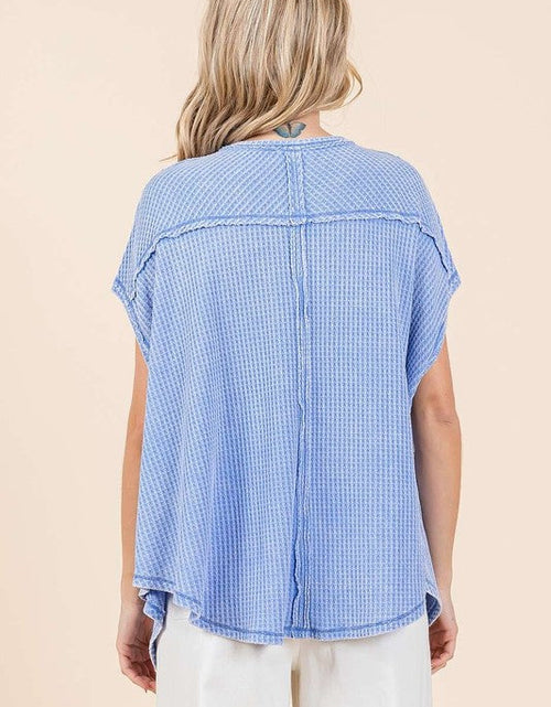 Load image into Gallery viewer, Mittoshop Mineral Wash Waffle Knit Pointed Hem Oversized Top

