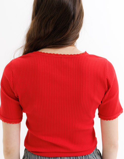 Load image into Gallery viewer, Cameo Tee
