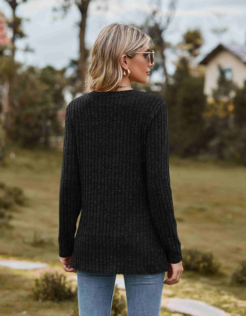 Load image into Gallery viewer, Ribbed Round Neck Long Sleeve Tee
