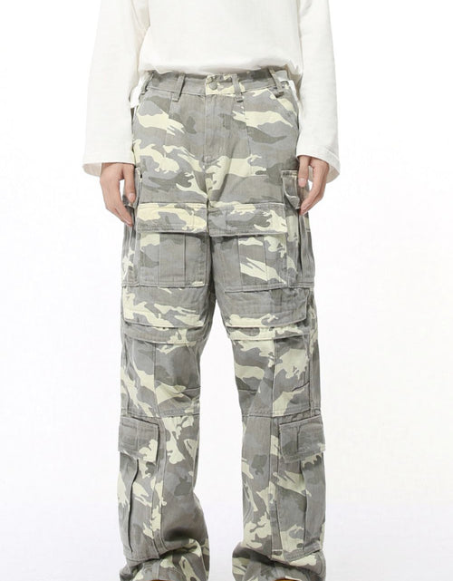 Load image into Gallery viewer, Men's Camouflage Straight Cargo Jeans
