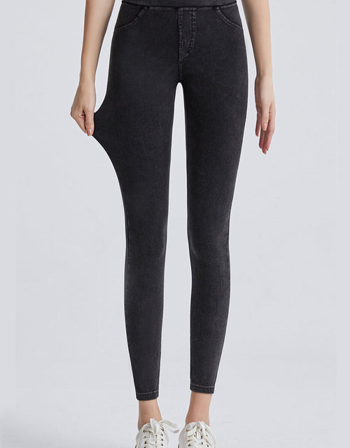 Load image into Gallery viewer, High Waist Cropped Jeans
