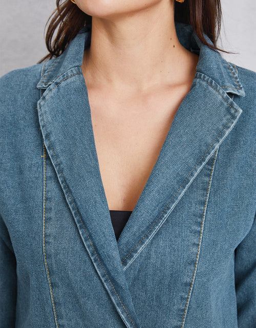Load image into Gallery viewer, Pocketed Button Up Denim Jacket
