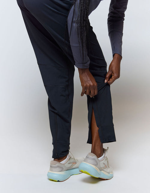 Load image into Gallery viewer, Valia Women's Black Jogger Pants
