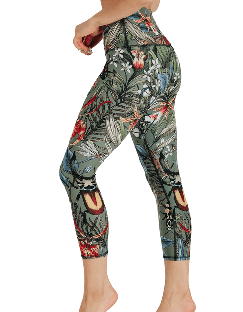 Load image into Gallery viewer, Green Thumb Printed Yoga Crops by Yoga Democracy

