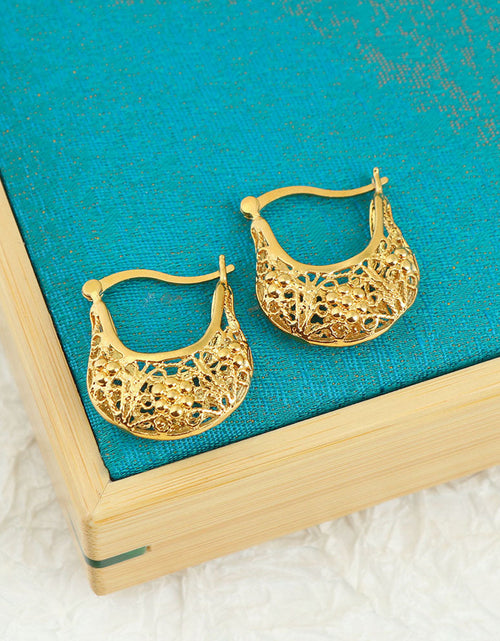 Load image into Gallery viewer, 14K Gold Cute Filigree Hoop Earring
