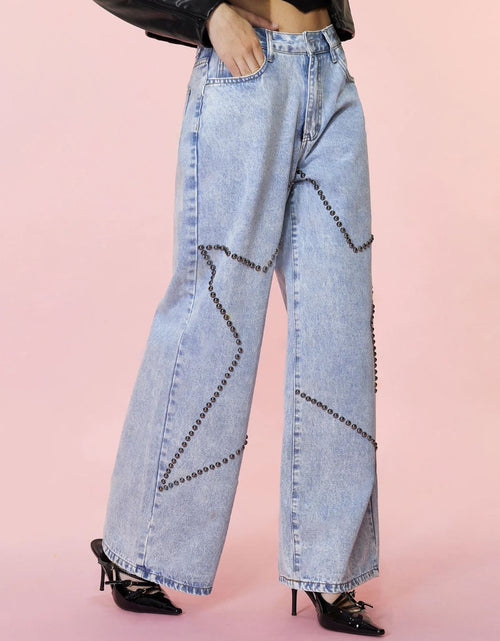 Load image into Gallery viewer, Studded Star Straight Jeans with Pockets
