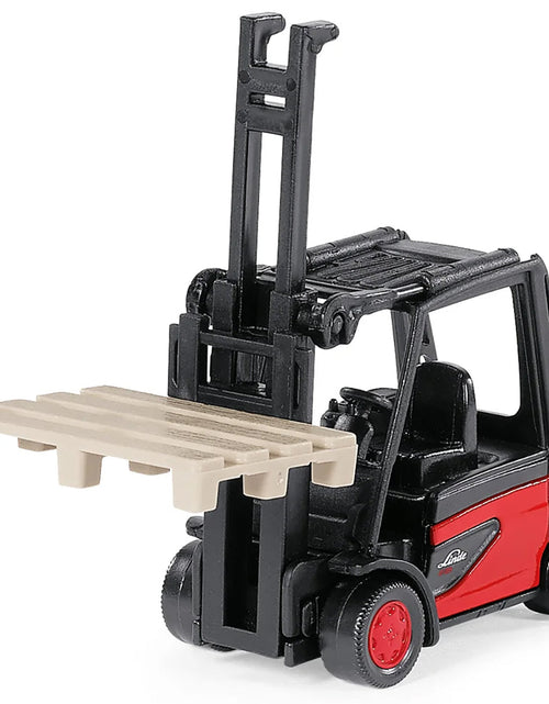 Load image into Gallery viewer, Linde E35 Forklift Truck Red with Black Top with Pallet Accessory Diecast Model by Siku
