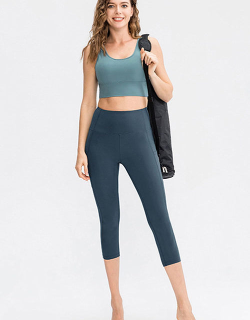 Load image into Gallery viewer, Wide Waistband Cropped Active Leggings with Pockets
