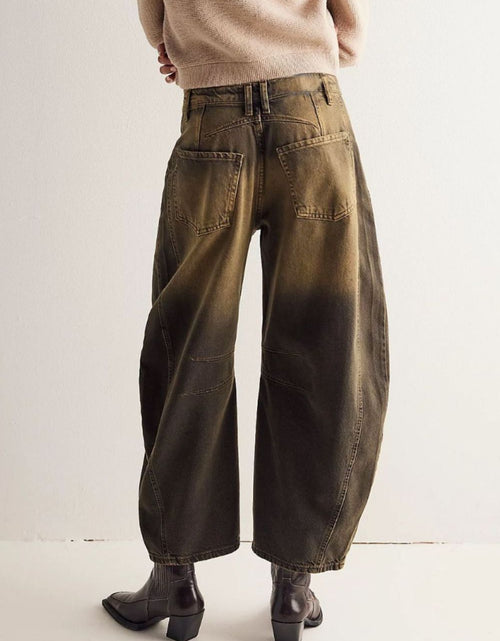 Load image into Gallery viewer, Wide Leg Jeans with Pockets
