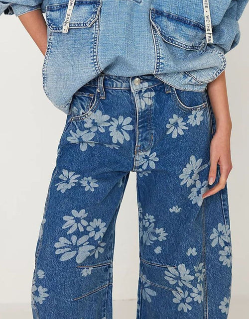 Load image into Gallery viewer, Flower Print Wide Leg Jeans

