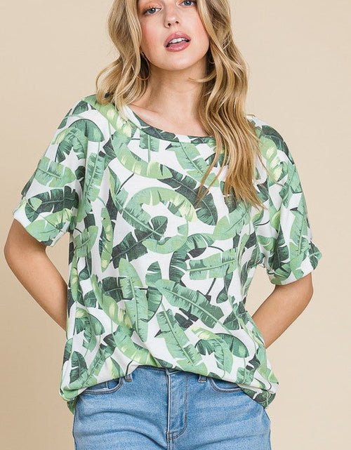 Load image into Gallery viewer, BOMBOM Lightweight Printed Round Neck Short Sleeve T-Shirt
