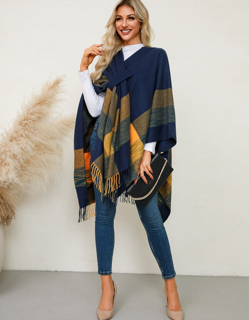 Load image into Gallery viewer, Fringe Contrast Plaid Poncho
