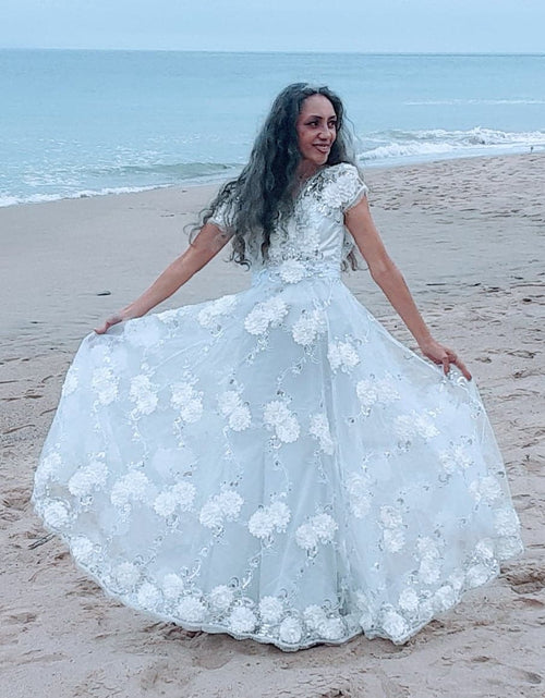 Load image into Gallery viewer, Flower embroderied Weddingdress with Tull and Satin underlayers by AkitaArigatosonFashion
