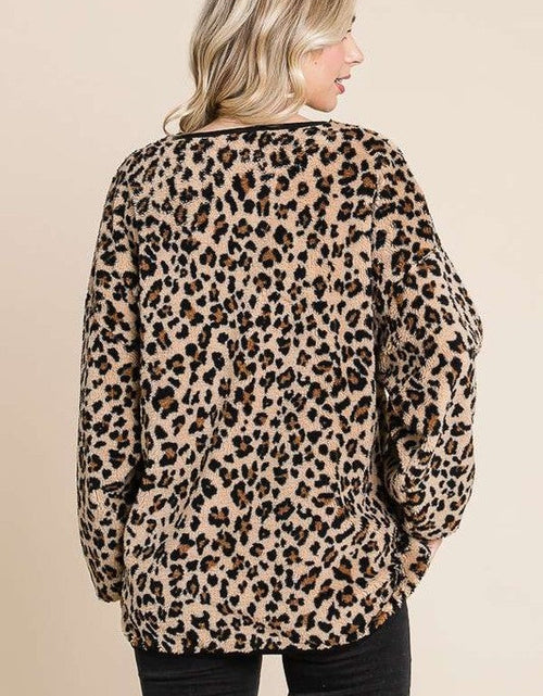 Load image into Gallery viewer, Culture Code Leopard Faux Fur Round Neck Top
