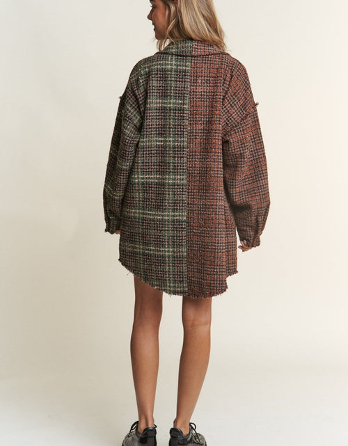 Load image into Gallery viewer, J.NNA Snap Down Tweed Plaid Contrast  Longline Shacket

