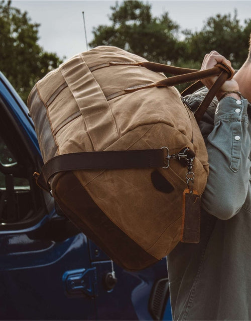 Load image into Gallery viewer, Weekender Bag
