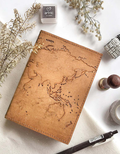 Load image into Gallery viewer, World Map 7x5 Handmade Leather Journal by Soothi
