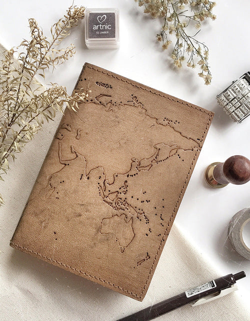 Load image into Gallery viewer, World Map 7x5 Handmade Leather Journal by Soothi
