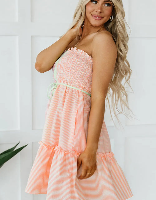 Load image into Gallery viewer, Contrast Smocked Tube Mini Dress
