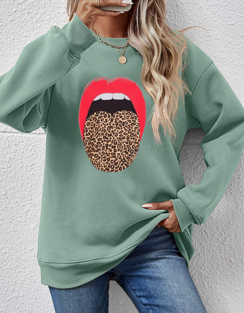 Load image into Gallery viewer, Leopard Lip Graphic Round Neck Sweatshirt
