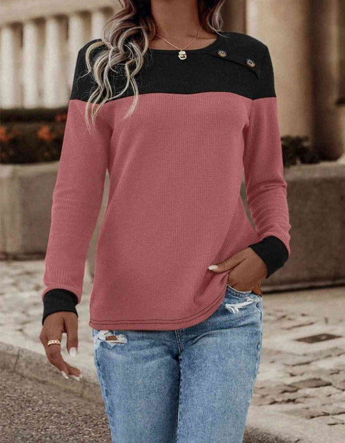 Load image into Gallery viewer, Contrast Buttoned Round Neck Long Sleeve T-Shirt

