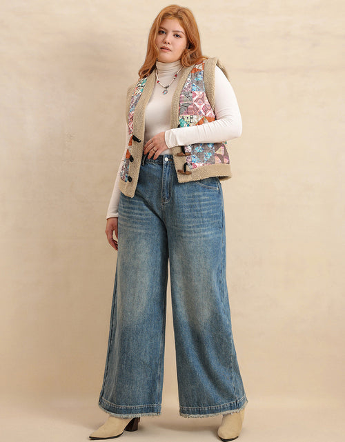 Load image into Gallery viewer, Plus Size Printed Sherpa Vest Coat
