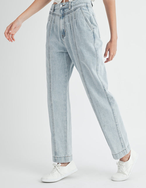 Load image into Gallery viewer, MABLE Pleated Front Detail Straight Jeans
