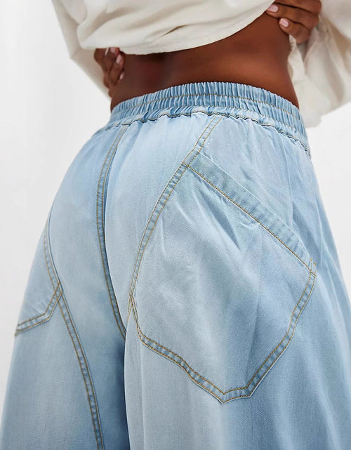 Load image into Gallery viewer, Wide Leg Jeans
