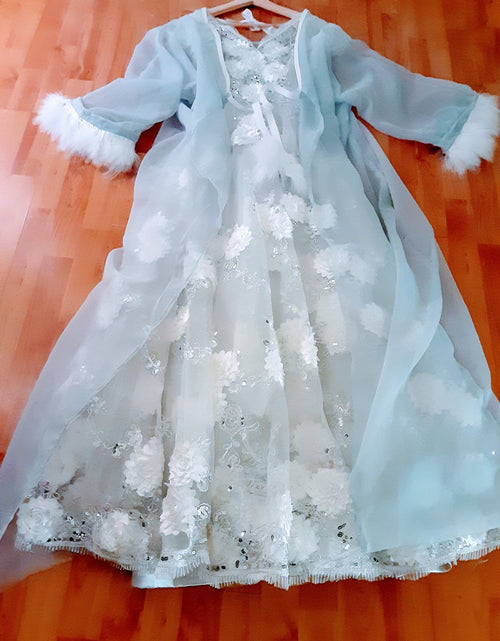 Load image into Gallery viewer, Flower embroderied Weddingdress with Tull and Satin underlayers by AkitaArigatosonFashion
