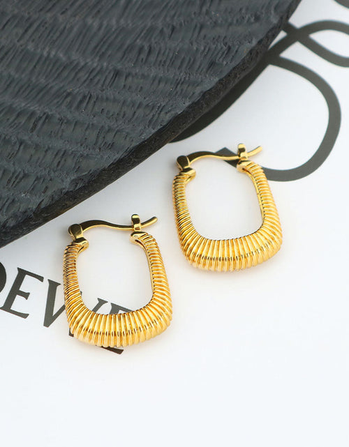 Load image into Gallery viewer, RMZ GOLD NYC 14K Gold Cute Wavy Pattern Hoop Earring
