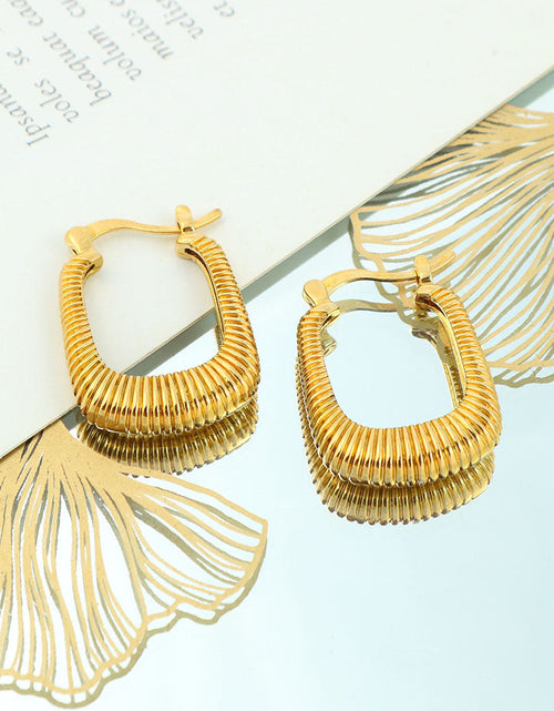 Load image into Gallery viewer, RMZ GOLD NYC 14K Gold Cute Wavy Pattern Hoop Earring
