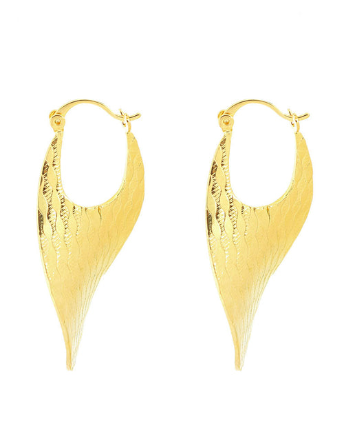 Load image into Gallery viewer, RMZ GOLD NYC 18K Gold Flat Wavy Patterned Hoop Earrings
