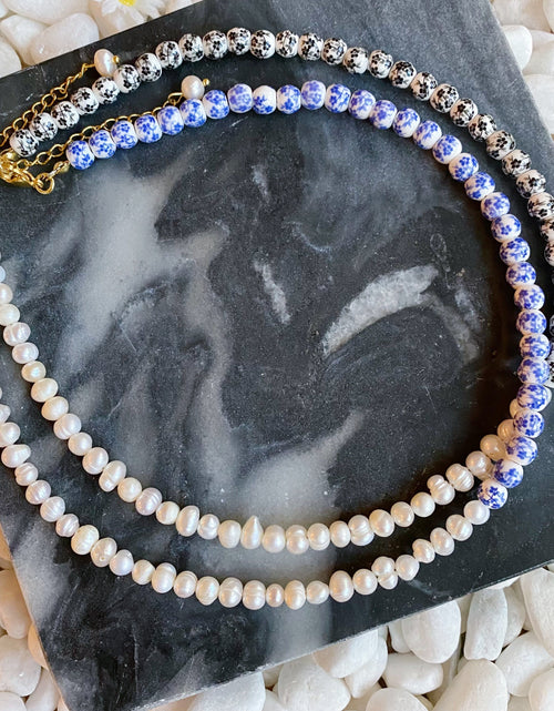 Load image into Gallery viewer, So Fresh Pearl And Porcelain Choker Necklace by Ellisonyoung.com
