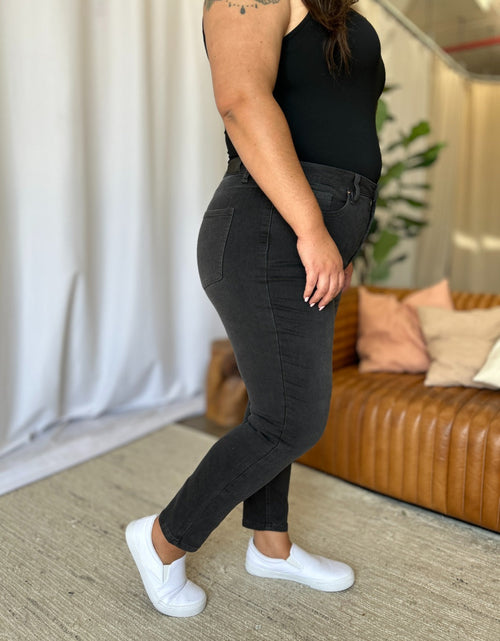 Load image into Gallery viewer, RFM Full Size High Rise Tummy Control Skinny Jeans
