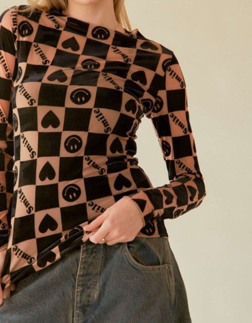 Load image into Gallery viewer, Davi &amp; Dani Heart Print Long Sleeve Top
