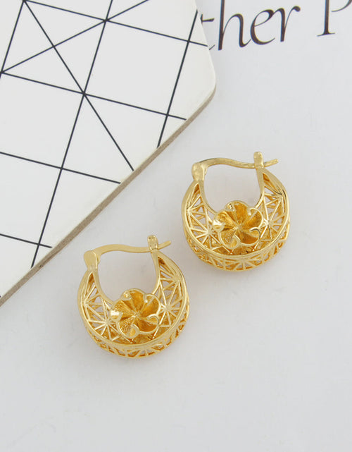 Load image into Gallery viewer, RMZ GOLD NYC 14k Gold Flower Basket Hoop Earrings
