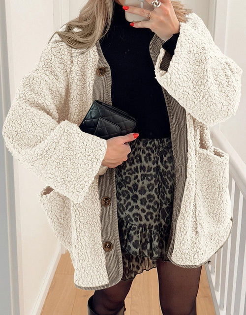 Load image into Gallery viewer, Contrast Button Up Sherpa Jacket with Pockets
