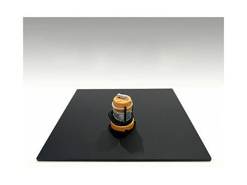 Load image into Gallery viewer, "Detail Masters" Figure 6 (Wet/Dry Vac) for 1/18 Scale Models by American Diorama
