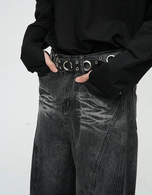 Load image into Gallery viewer, Raw Hem Jeans with Pockets
